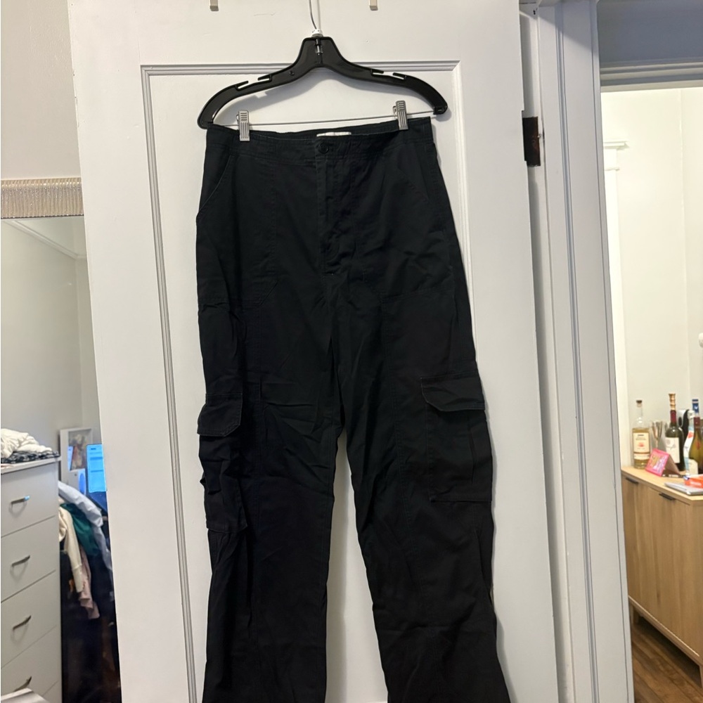 A&F women’s cargo pants